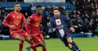 PSG&#039;s forward Lionel Messi (R) in action with Angers&#039; defender Abdoulaye Bamba (C) and Angers&#039; Beninese defender Cedric Hountondji (L) during the French L1 football match at the The Parc des Princes Stadium, Paris, France, Jan. 11, 2023. (AFP Photo)