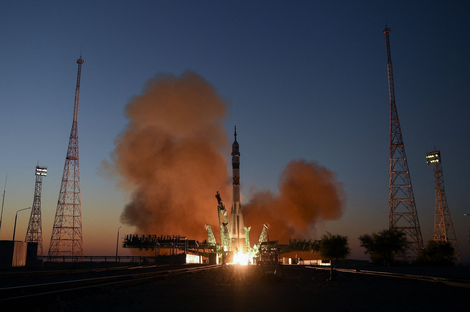 Rusia akan mengirim pesawat ruang angkasa penyelamat untuk membawa pulang awak ISS setelah bocor