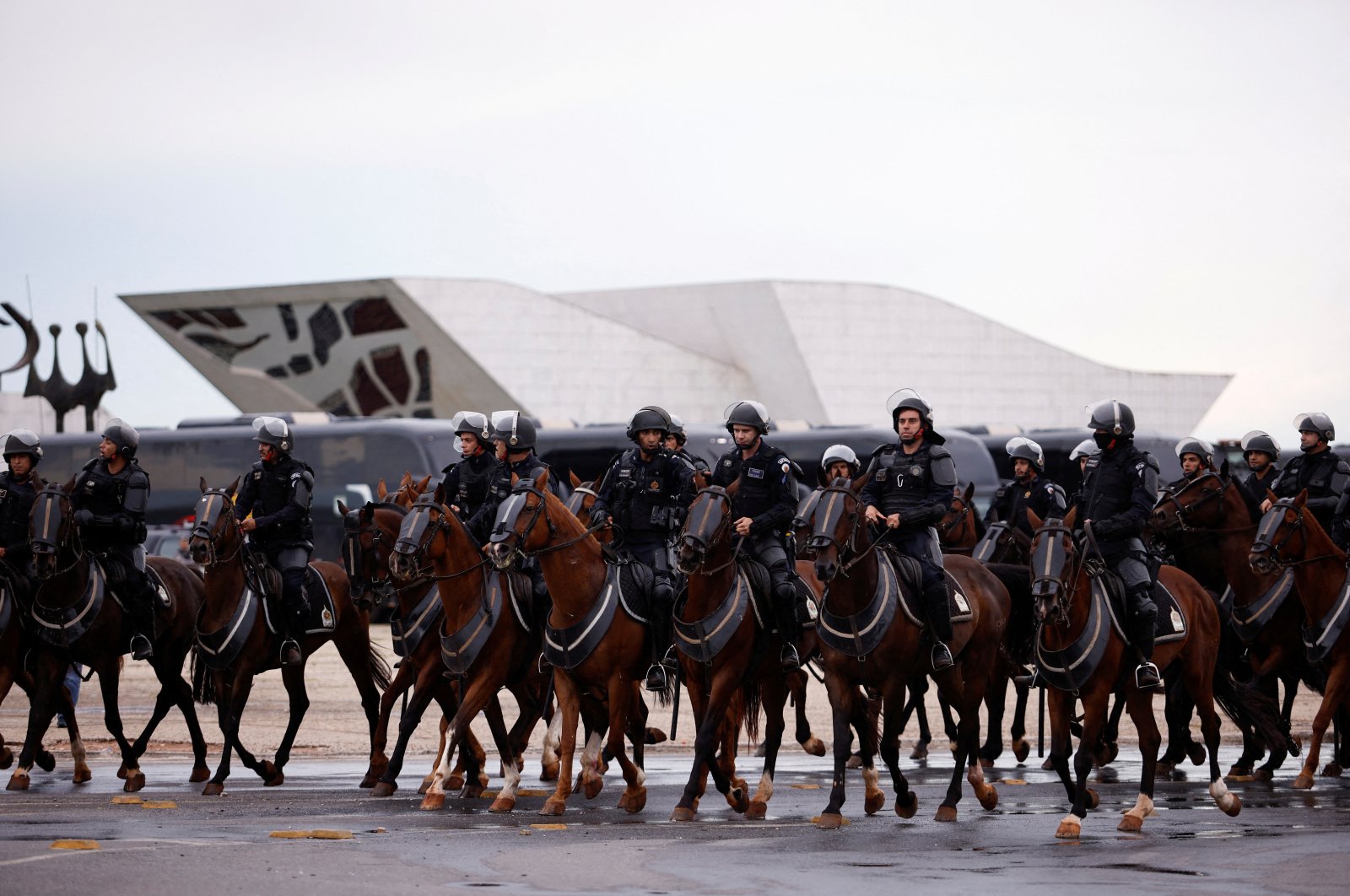 Mounted security forces stand guard outside the Planalto Palace, Brasilia, Brazil, Jan. 11, 2023. (Reuters Photo)