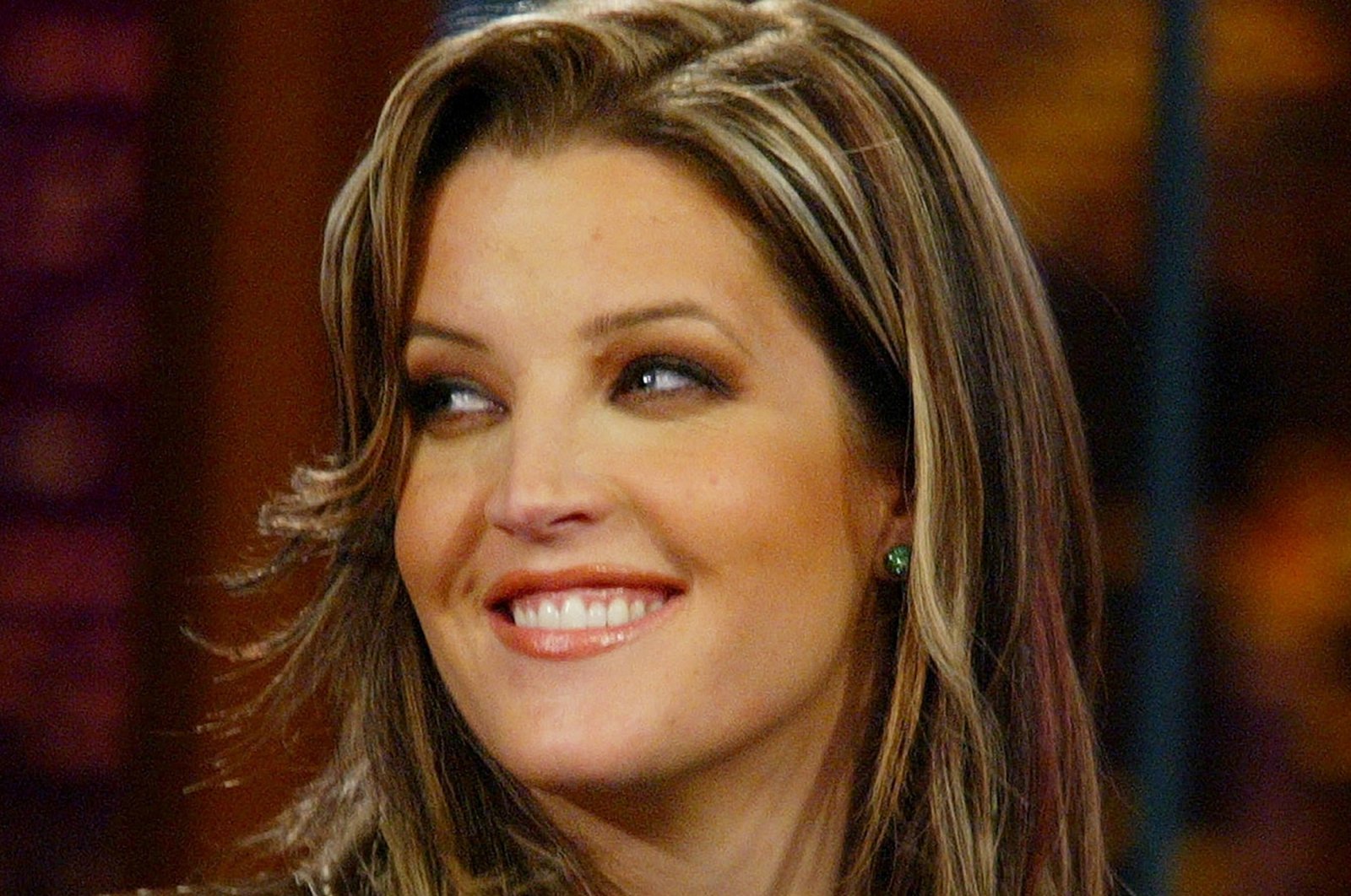 Singer Lisa Marie Presley appears as a guest on &quot;The Tonight Show with Jay Leno&quot; at the NBC studios in Burbank, California, U.S., May 1, 2003. (Reuters Photo)