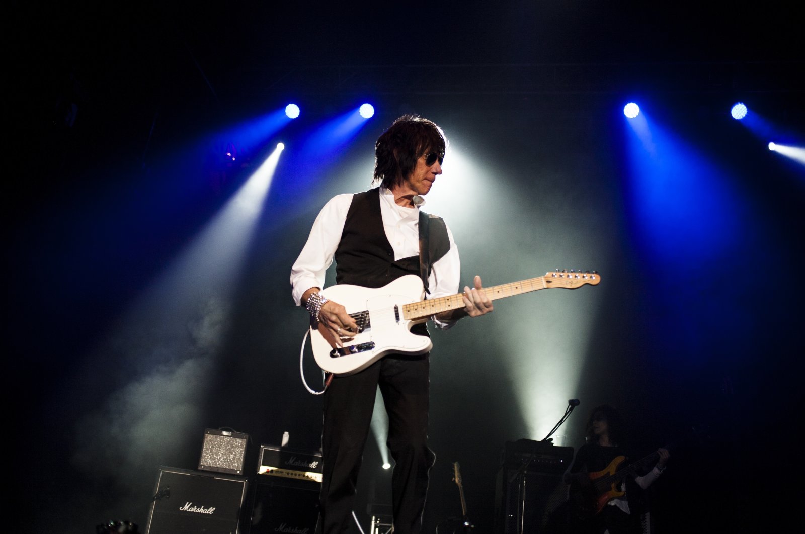 British guitarist Jeff Beck performs on stage at the 25th Bluesfest in Byron Bay, Australia, April 19, 2014. (EPA Photo) 