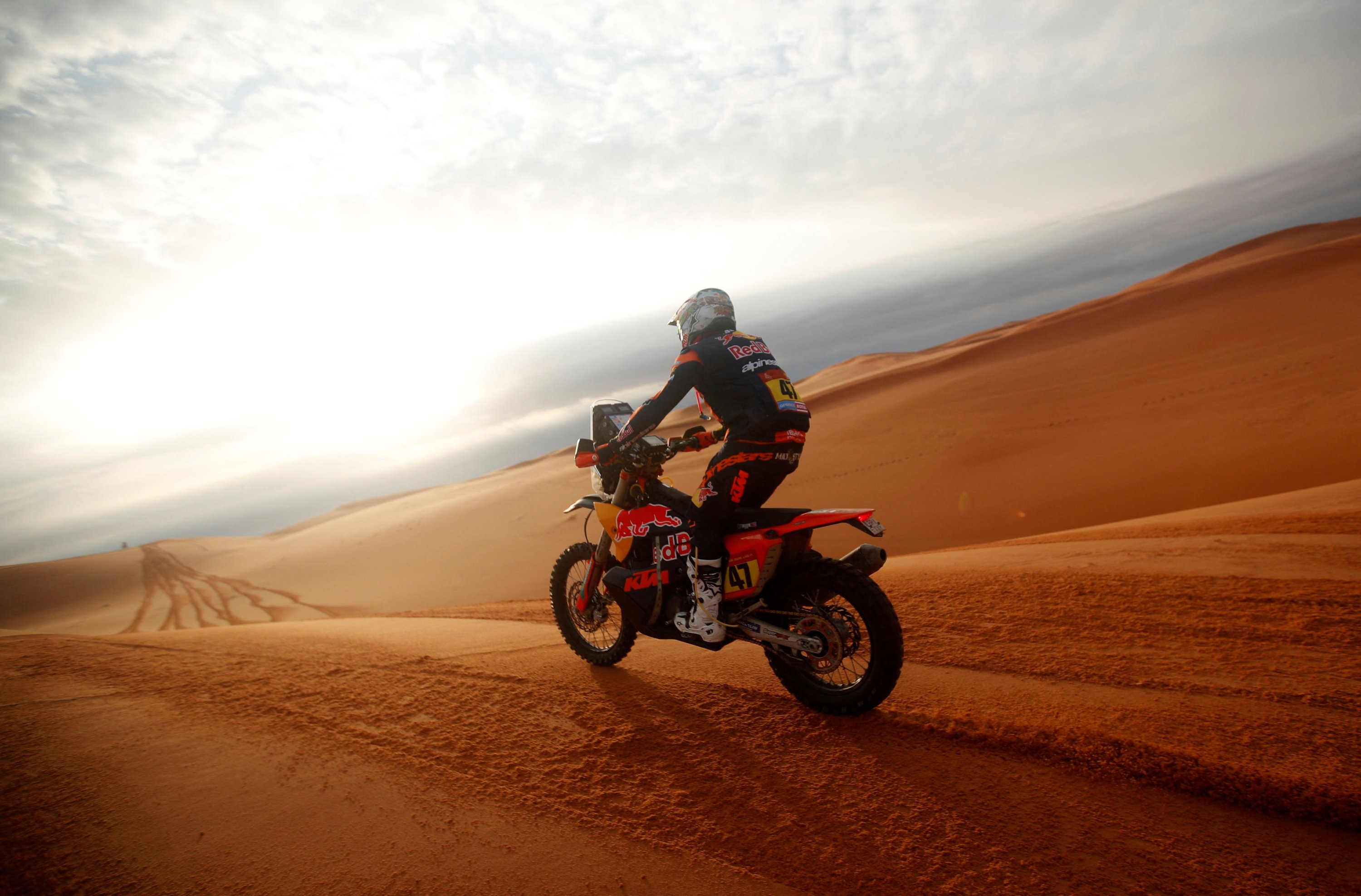 Rallying - Dakar Rally - Stage 9 - Riyadh to Haradh - Saudi Arabia - January 10, 2023 Red Bull KTM Factory Team's Kevin Benavides in action during stage 9 REUTERS/Hamad I Mohammed     TPX IMAGES OF THE DAY