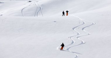 Skiers cruise downhill on the slopes of the Kaçkar Mountains, Rize, northern Türkiye, Jan. 15, 2023. (AA Photo)