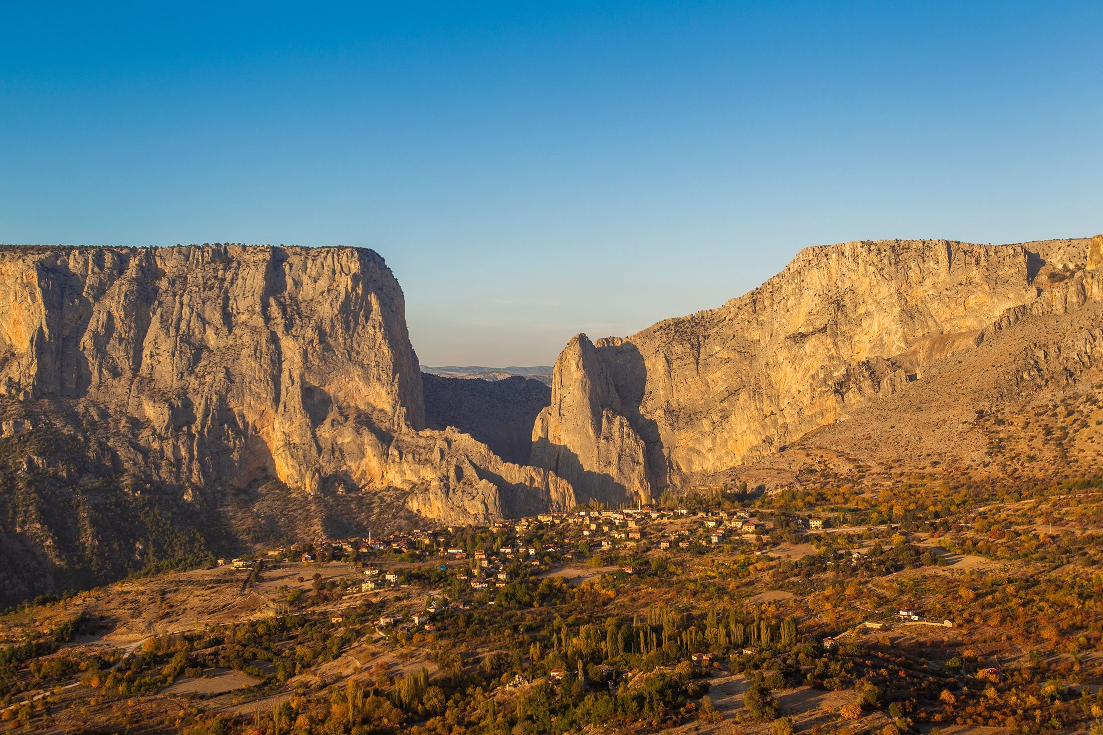 Pemandangan udara Harmankaya Canyon Yenipazar, di Bilecik, Türkiye.  (Foto Shutterstock)