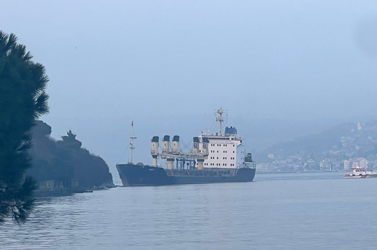 The MKK-1 cargo ship awaits rescue in the Bosporus, Istanbul, Türkiye, Jan. 16, 2023. (DHA Photo)