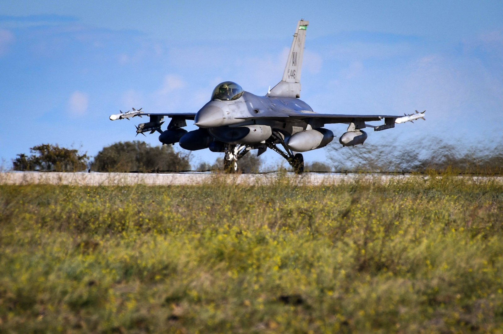 A Lockheed Martin F-16 Fighting Falcon of the U.S. Air Force takes off during the Falcon Strike 2022 military exercise in Amendola, Foggia, Italy, Nov. 21, 2022. (Reuters Photo)