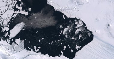 Satellite image shows breakup of ice pack at the mouth of the Pine Island Glacier, in Antarctica, Jan. 31, 2019. (Getty Images Photo)