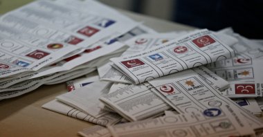 Ballots at a polling station in Istanbul, Türkiye, Nov. 1, 2015. (Shutterstock Photo)