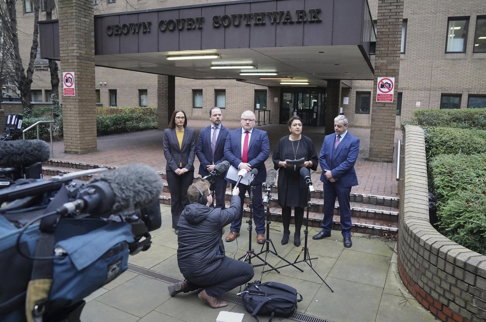Officials brief the media about the David Carrick case outside Southwark Crown Court, London, U.K., Jan. 16, 2023. (AP Photo)