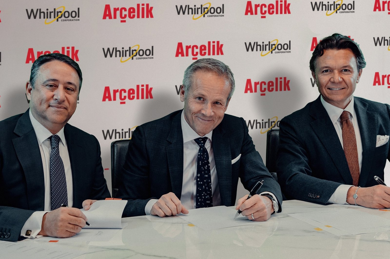 From left, Consumer Durables Group President of Koç Holding Fatih Kemal Ebiçlioğlu, Whirlpool Cooperation CEO Marc Bitzer and Arçelik CEO Hakan Bulgurlu. (Courtesy of Arçelik)