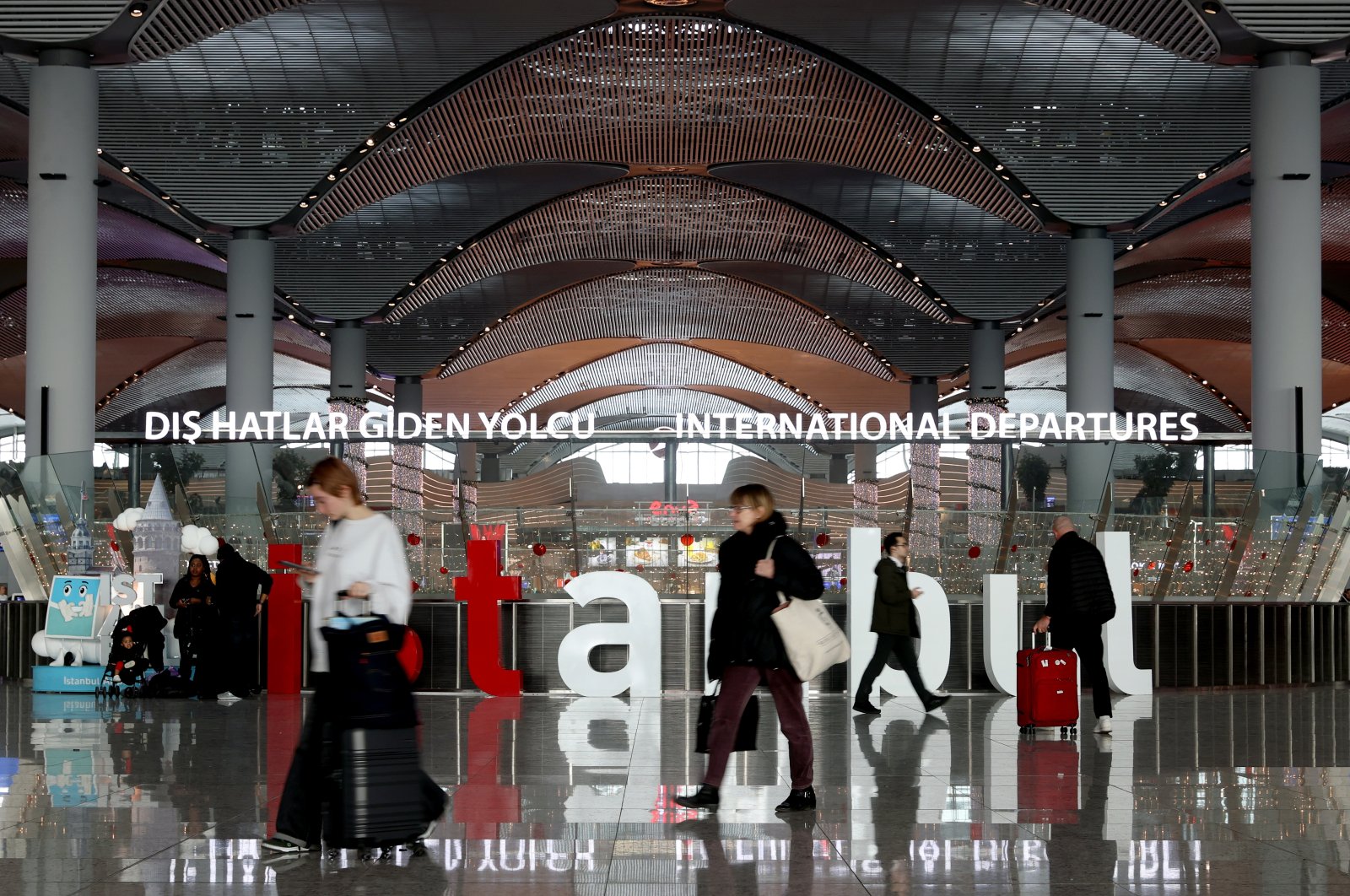 Passengers are seen at Istanbul Airport, in Istanbul, Türkiye, Dec. 30, 2022. (AA Photo)