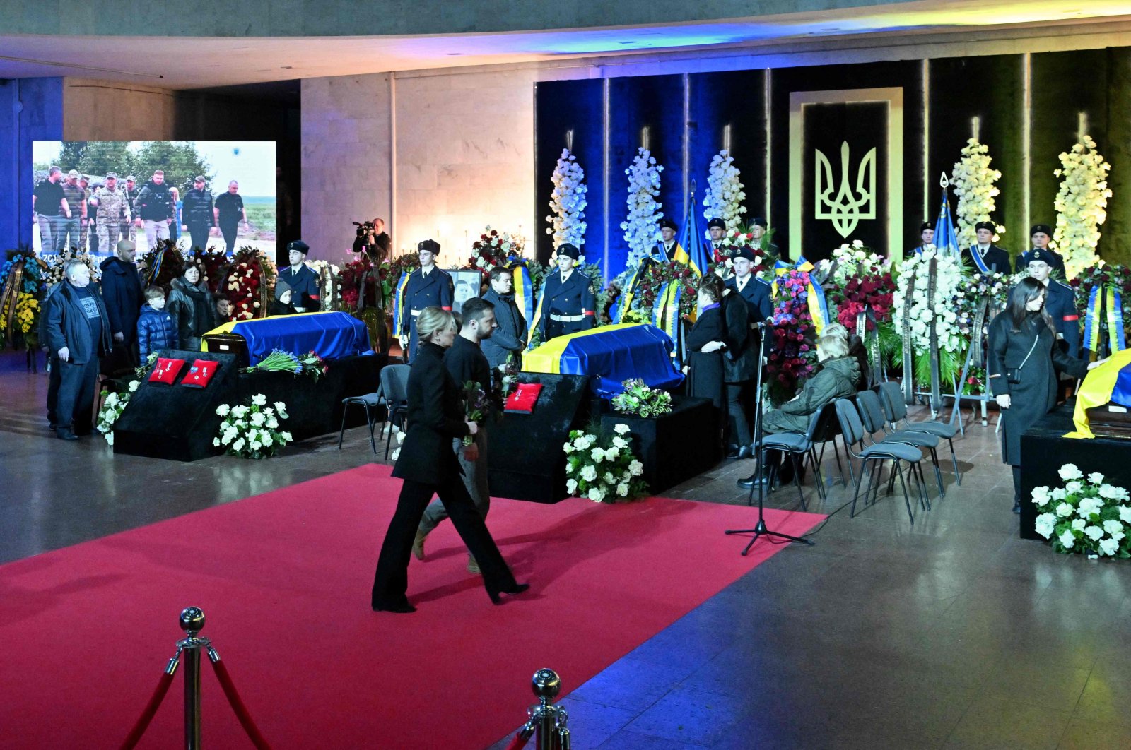 Ukraine honors senior officials killed in helicopter crash