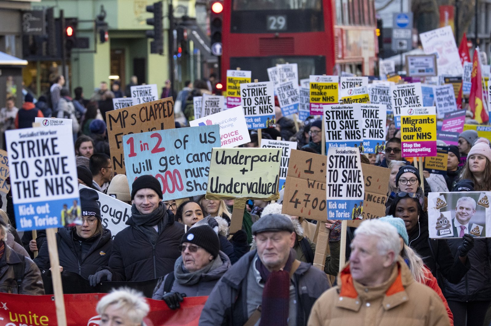 Inggris menetapkan gelombang pemogokan baru atas perselisihan gaji yang sedang berlangsung