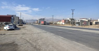 The sun shines on a snowless Çaldıran district amid unusually warm spring temperatures in the month of January, Van province, Türkiye, Jan. 23, 2023. (IHA Photo)