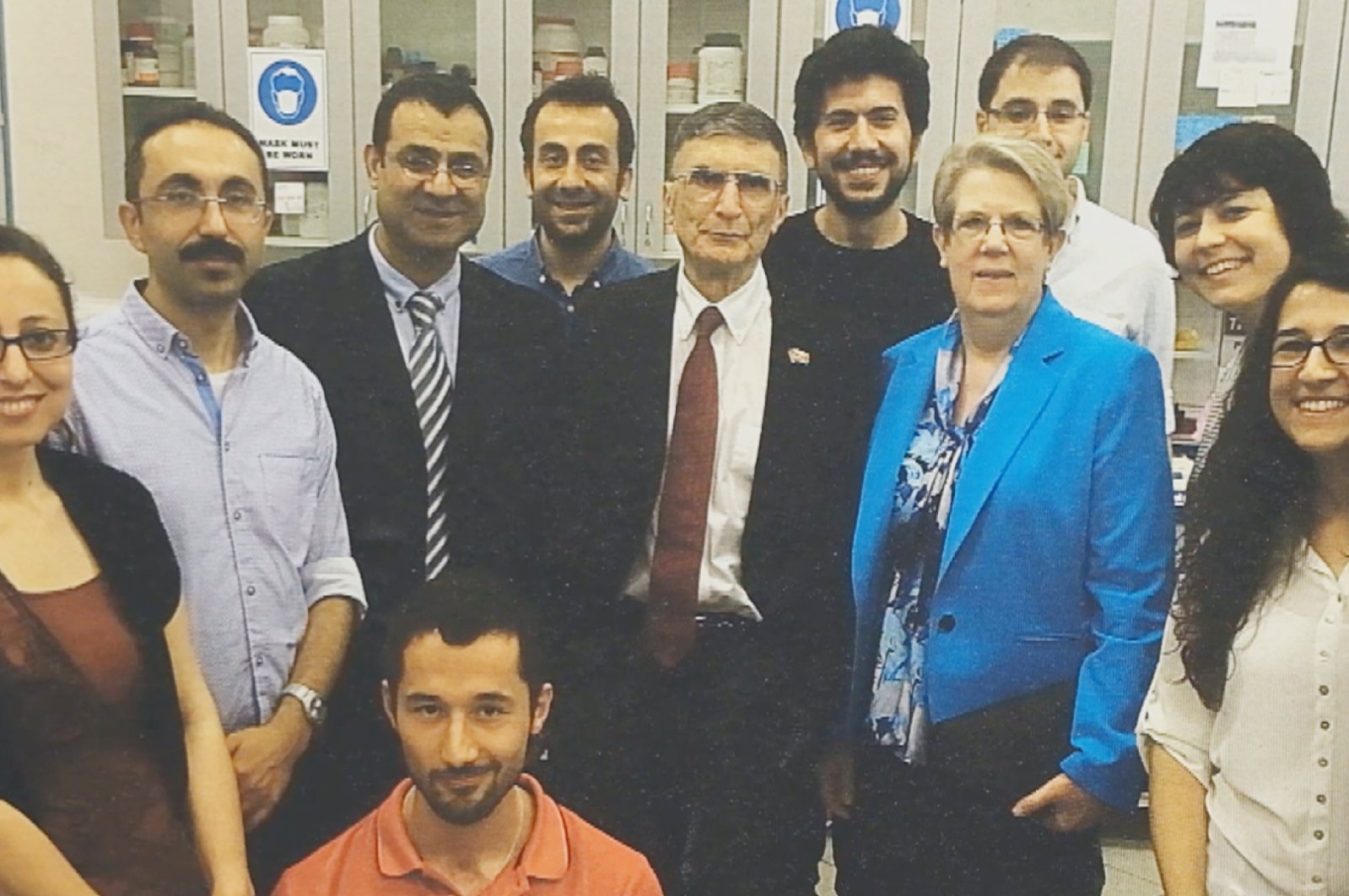 The group of Turkish doctors working on drugs against cancer, including, Professor Dr. Halil Kavakli (3rd L) and Nobel winner Prof. Dr. Aziz Sancar (C), are photographed in Istanbul, Türkiye, Jan. 22, 2023. (DHA Photo)