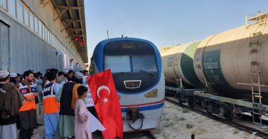 The seventh &quot;Kindness Train&quot; sent by Türkiye to Afghanistan is seen crossing the Turgundi border gate to Herat province, Jan.23, 2023 (AA Photo)