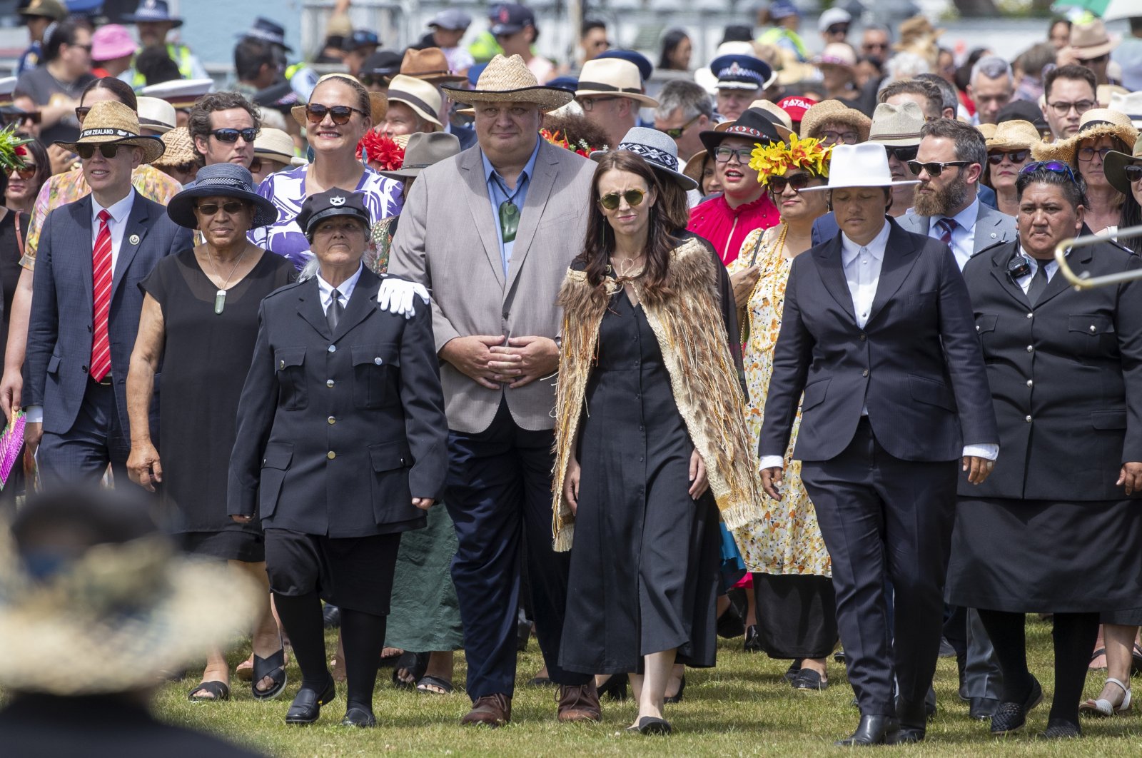 Ardern dari Selandia Baru membuat penampilan terakhir yang emosional sebagai PM
