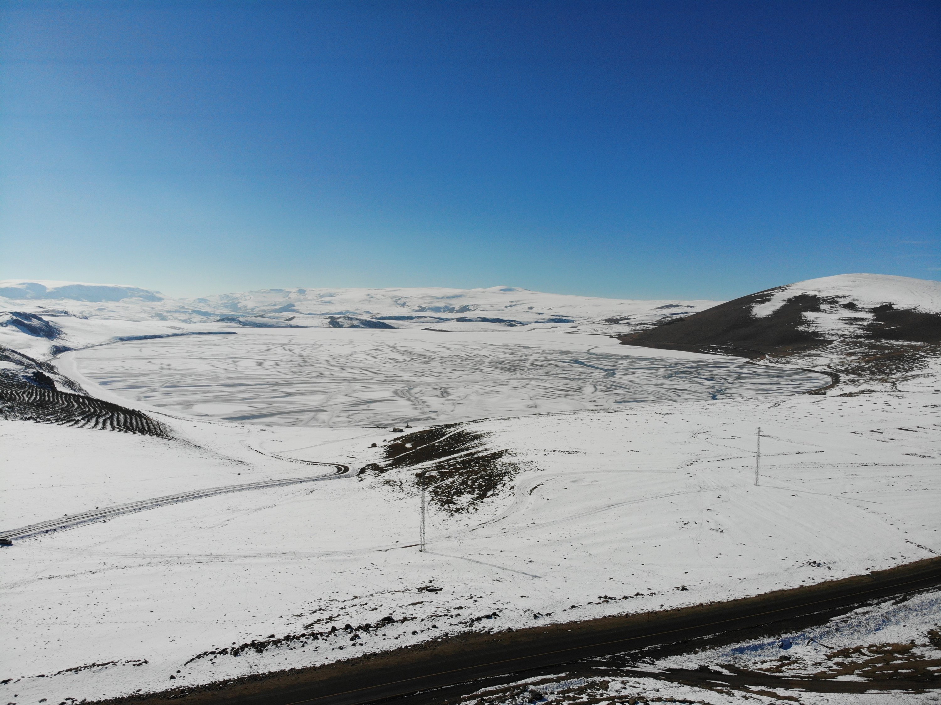 Det kalde været påvirker livet i Kars, Türkiye, 24. januar 2023. (IHA Photo)