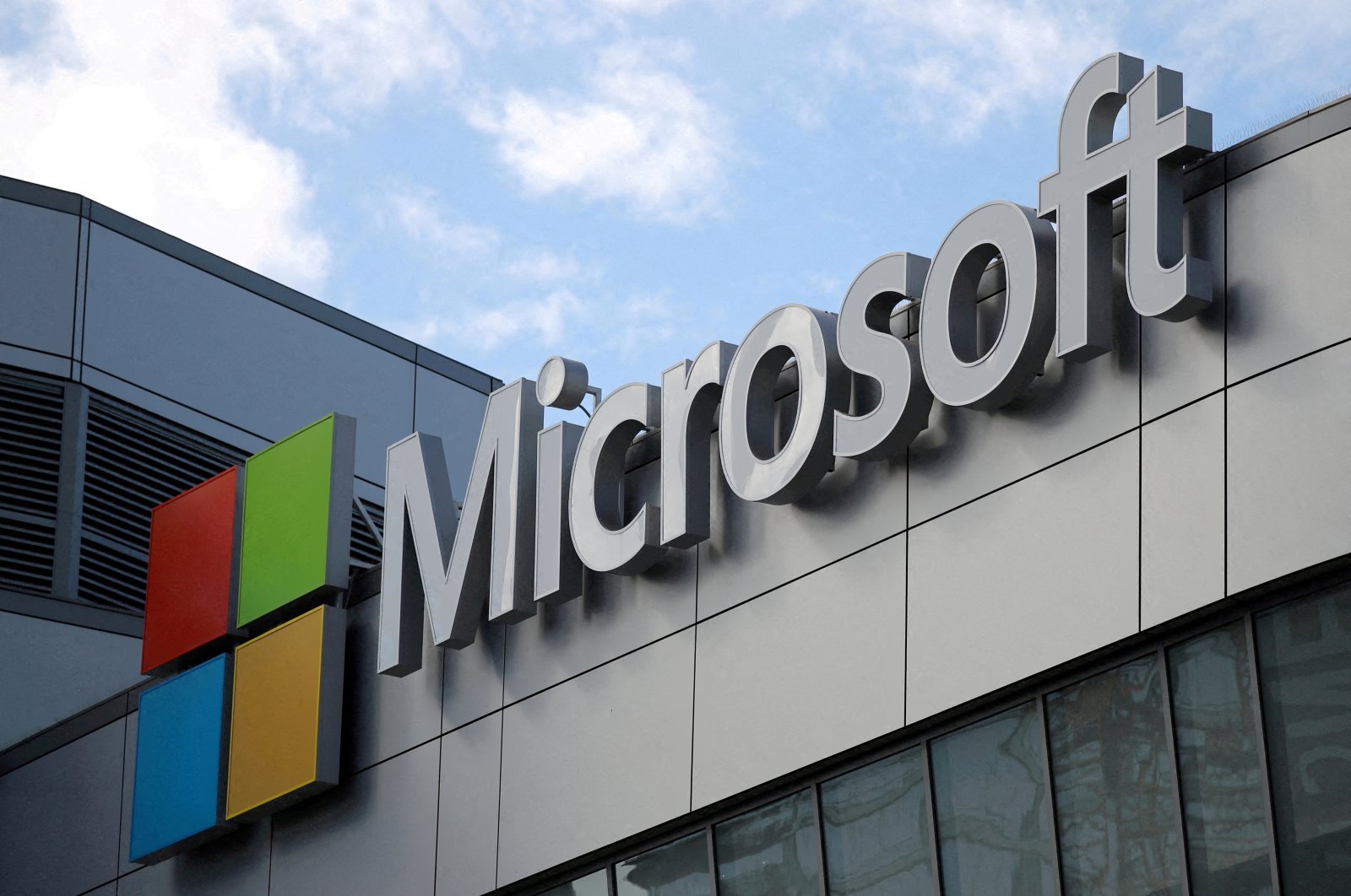 A Microsoft logo is seen in Los Angeles, California, U.S. Nov. 7, 2017. (Reuters Photo)