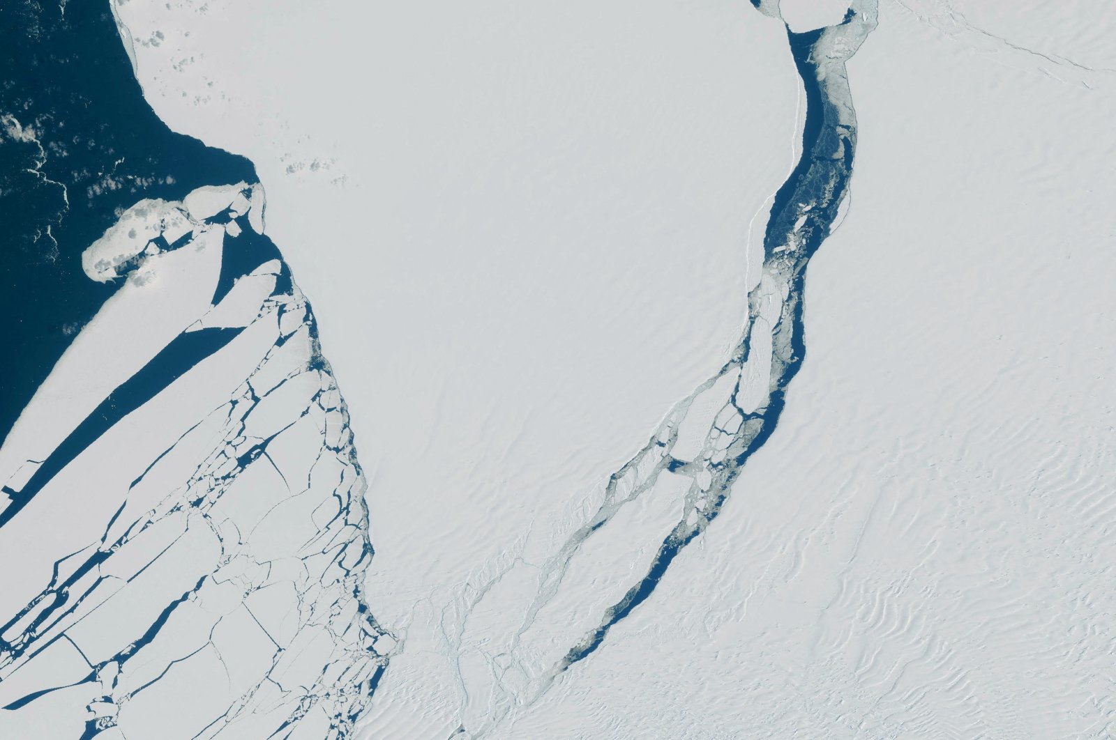 An aerial view shows an iceberg, almost the size of Greater London, that has broken off the Brunt Ice Shelf, in Coats Land,  Antarctica, Jan. 24, 2023. (Reuters Photo)