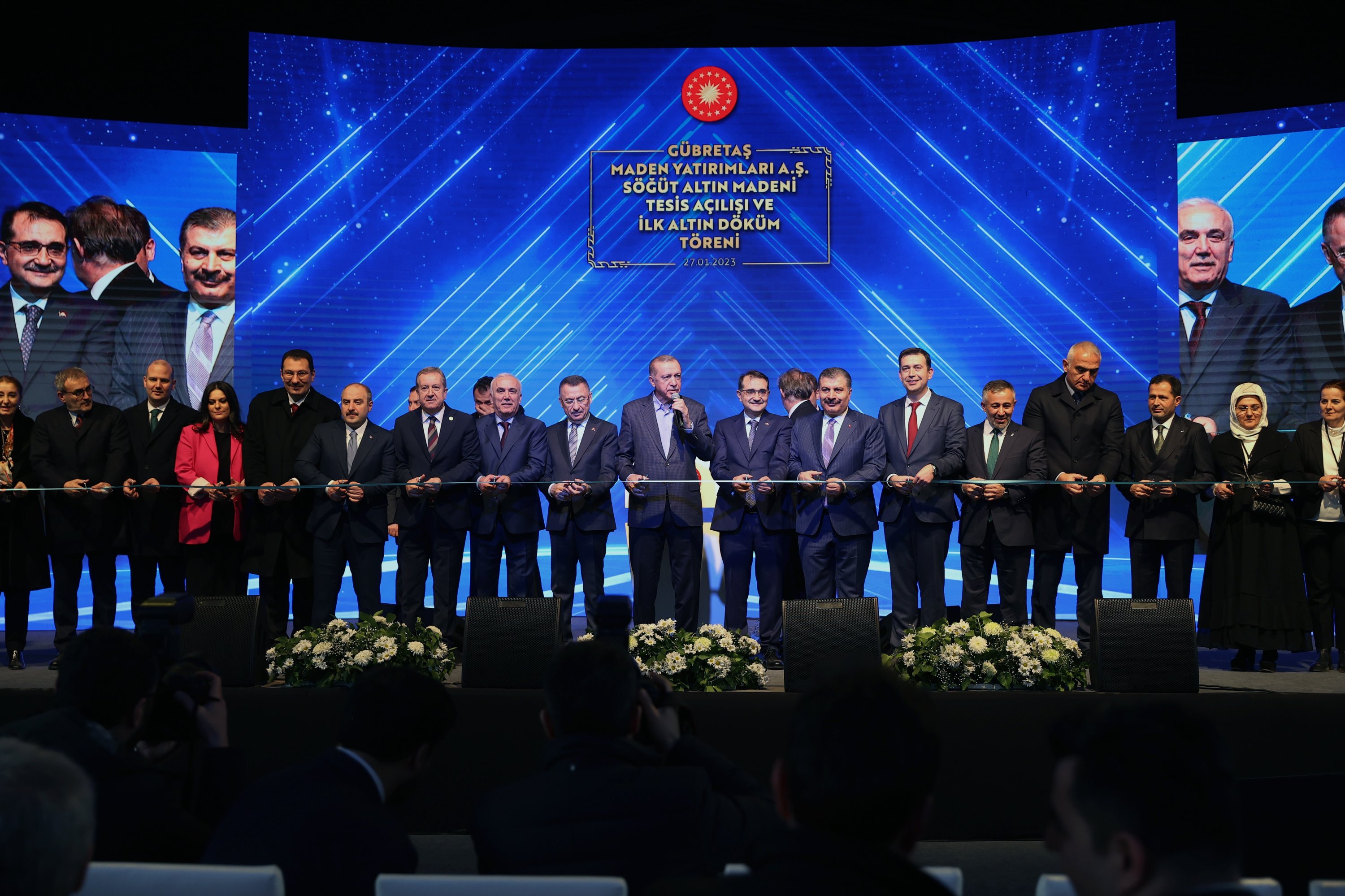 Presiden Recep Tayyip Erdoğan dan pejabat lainnya menghadiri upacara pembukaan Fasilitas Tambang Emas Söğüt di provinsi Bilecik, Türkiye barat laut, 27 Januari 2023. (Foto AA)