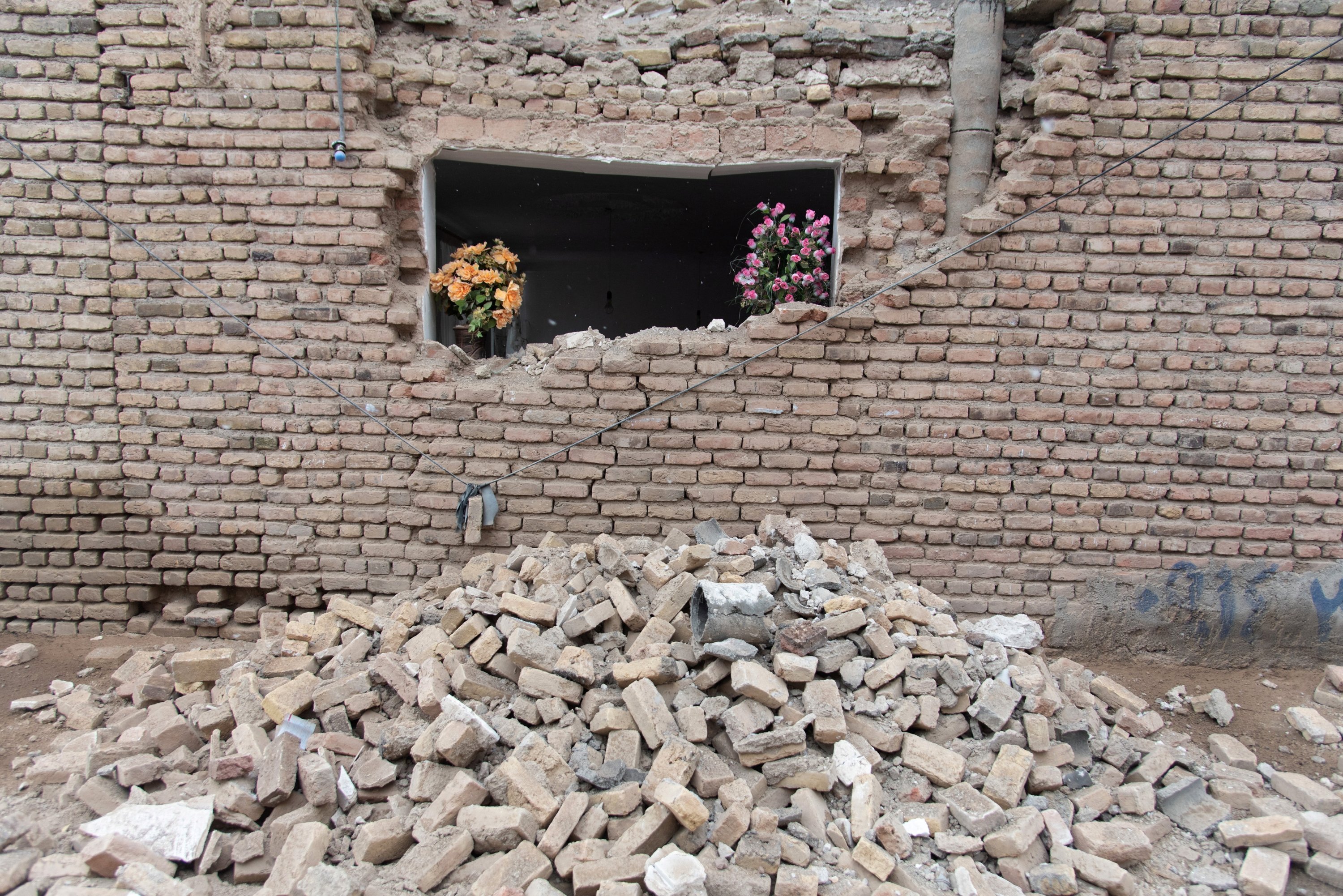 Et generelt syn viser ødeleggelse i kjølvannet av et jordskjelv i Khoy-fylket i Vest-Aserbajdsjan, Iran, 29. januar 2023. (Reuters Photo)