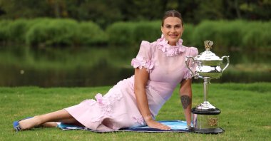Belarus' Aryna Sabalenka poses with the Australian Open trophy, Melbourne, Australia, Jan. 29, 2023. (AFP Photo)