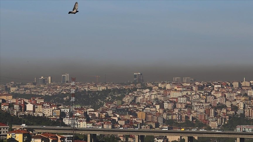 Buildings are backdropped by the haze of smog in this undated file photo, Istanbul, Türkiye. (AA File Photo)
