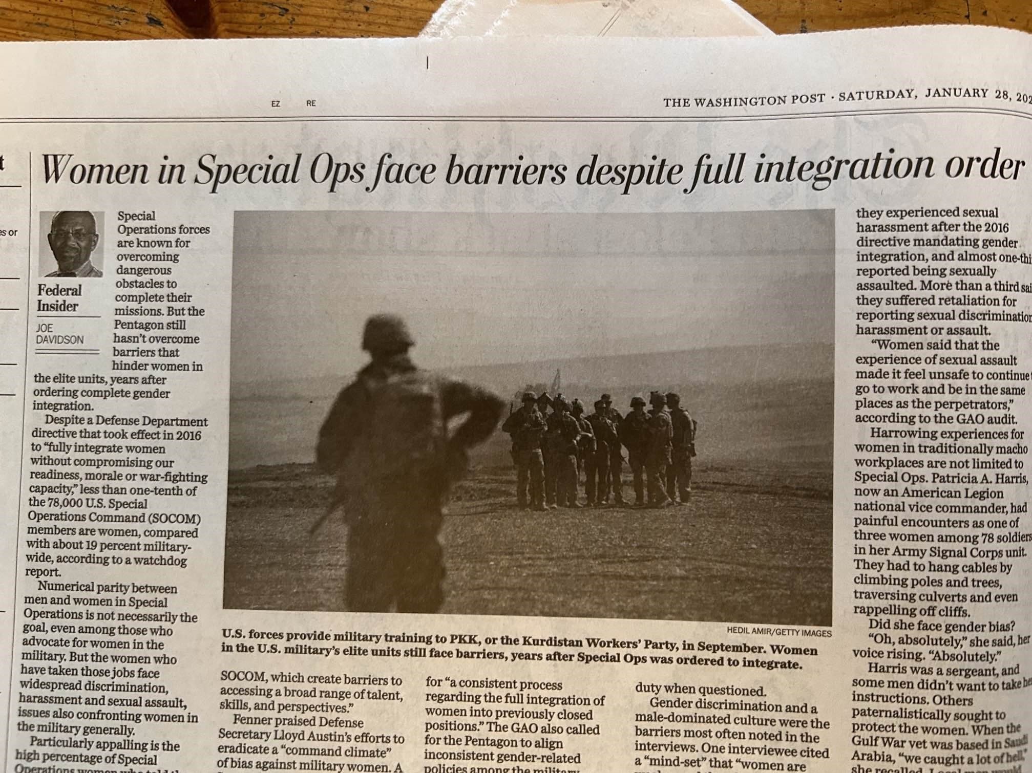 This photo shared by American political analyst Bruce Hoffman shows Joe Davidson’s article “Women in Special Ops face barriers despite full integration order” and its controversial caption in The Washington Post. (Twitter: @hoffman_bruce)
