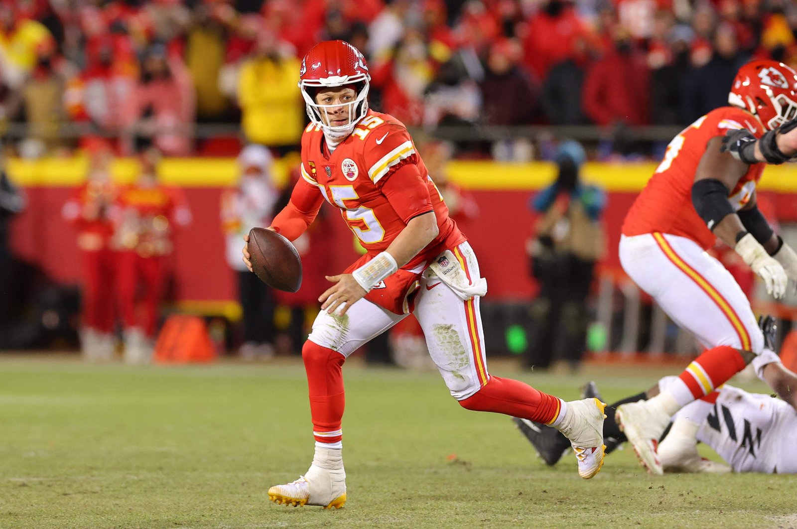 Kansas City Chiefs&#039; Patrick Mahomes looks to pass against the Cincinnati Bengals during the fourth quarter in the AFC Championship Game at GEHA Field at Arrowhead Stadium, Kansas City, U.S., Jan. 29, 2023. (AFP Photo)