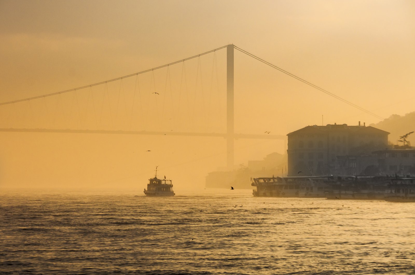 Heavy fog blankets Istanbul&#039;s Bosporus. (Shutterstock Photo)