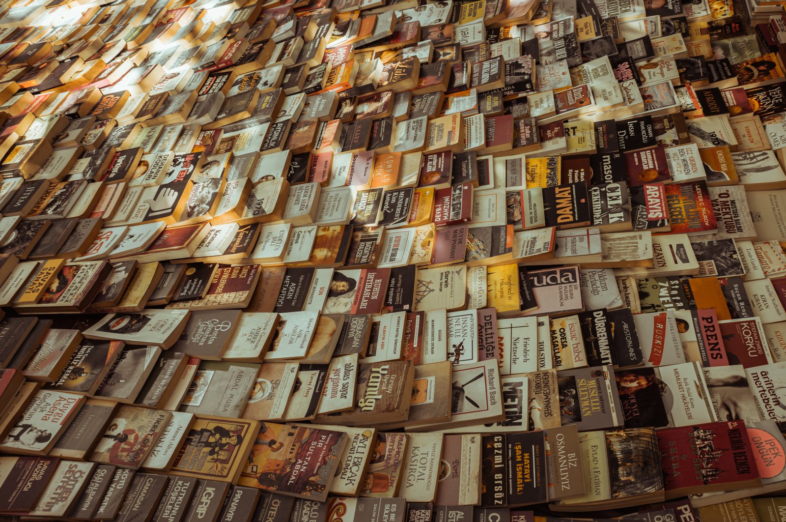 Old books for sale at a flea market, Istanbul, Türkiye, Oct. 18, 2020. (Shutterstock Photo) 