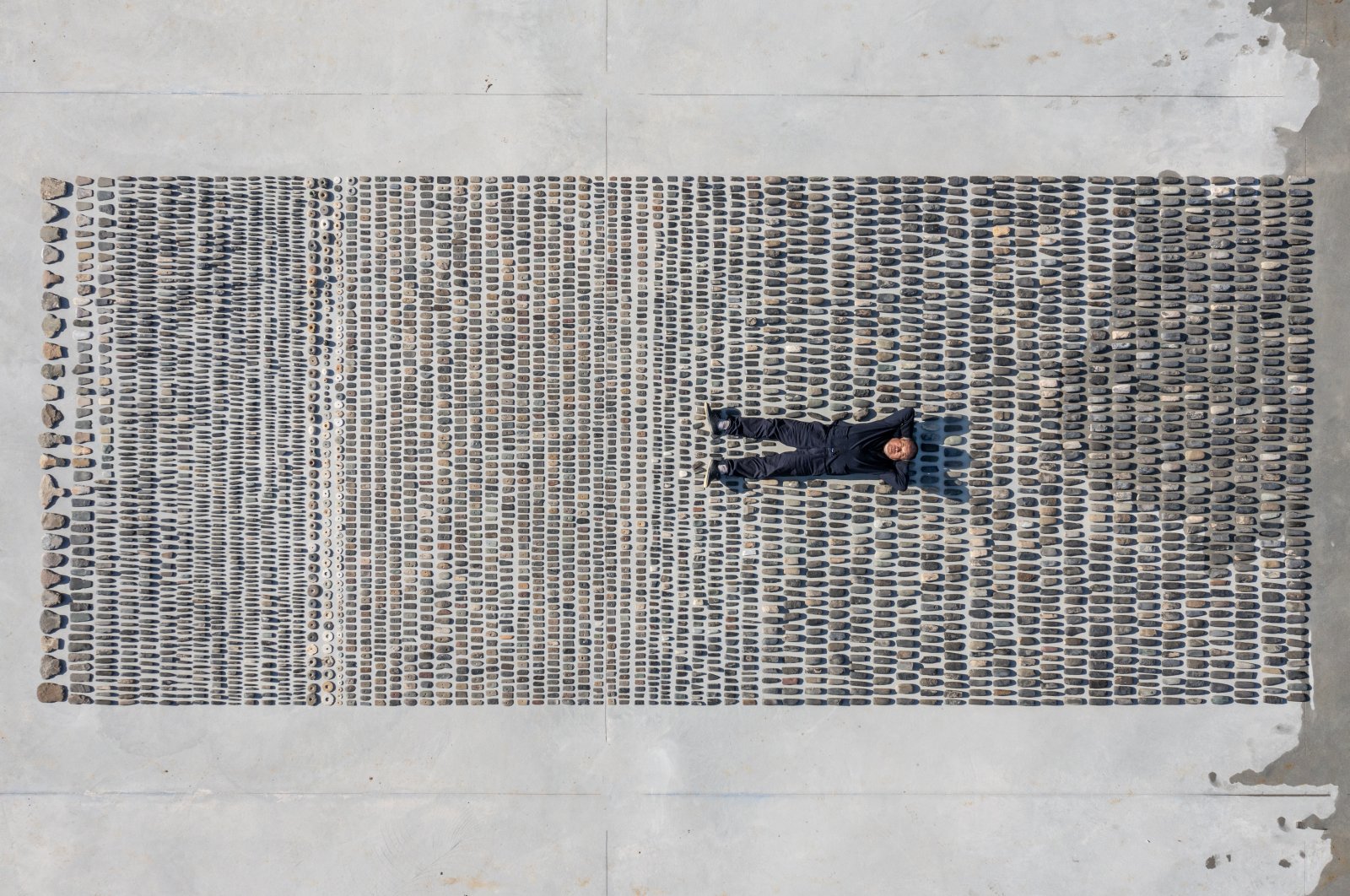 Dari batu bata Lego hingga peralatan Zaman Batu: Pameran baru Ai Weiwei menggali kenangan