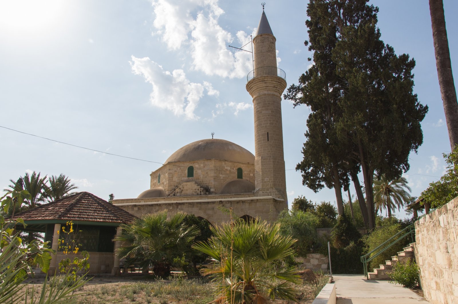 This file photo shows the exterior view of Hala Sultan Tekke, also known as the Mosque of Umm Haram, located in Larnaca in the Greek Cypriot administration, Oct. 16, 2019. (Shutterstock Photo)