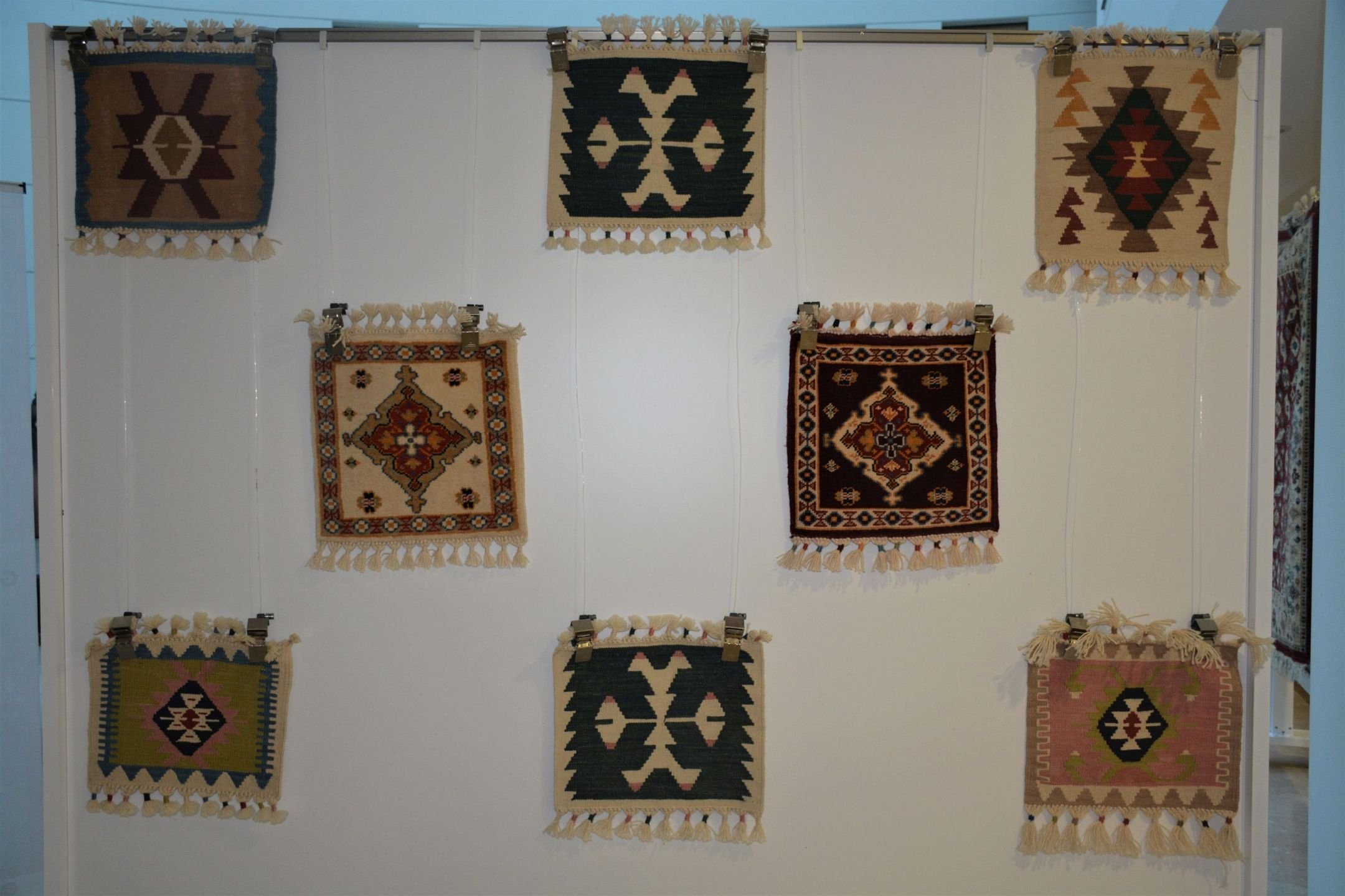 Kombinasi karpet Uşak buatan tangan ditampilkan dalam pameran, Lefkoşa (Nicosia), TRNC, 3 Februari 2022. (Foto milik Near East University)