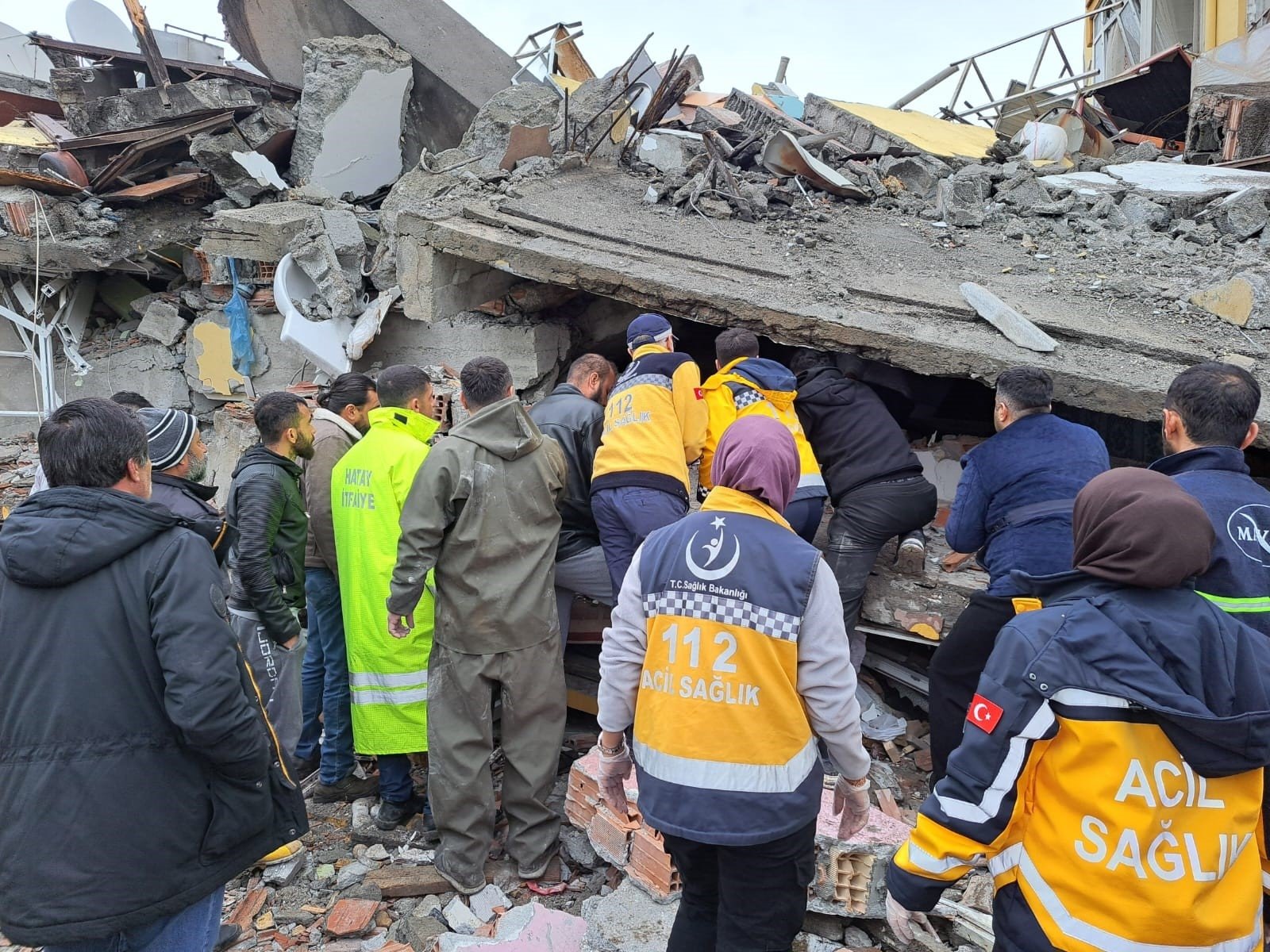 The 7.7 magnitude earthquake that struck the Pazarcık district in Kahramanmaraş also caused great destruction in the center and districts of Hatay, Türkiye, Feb. 6, 2023. (IHA Photo)