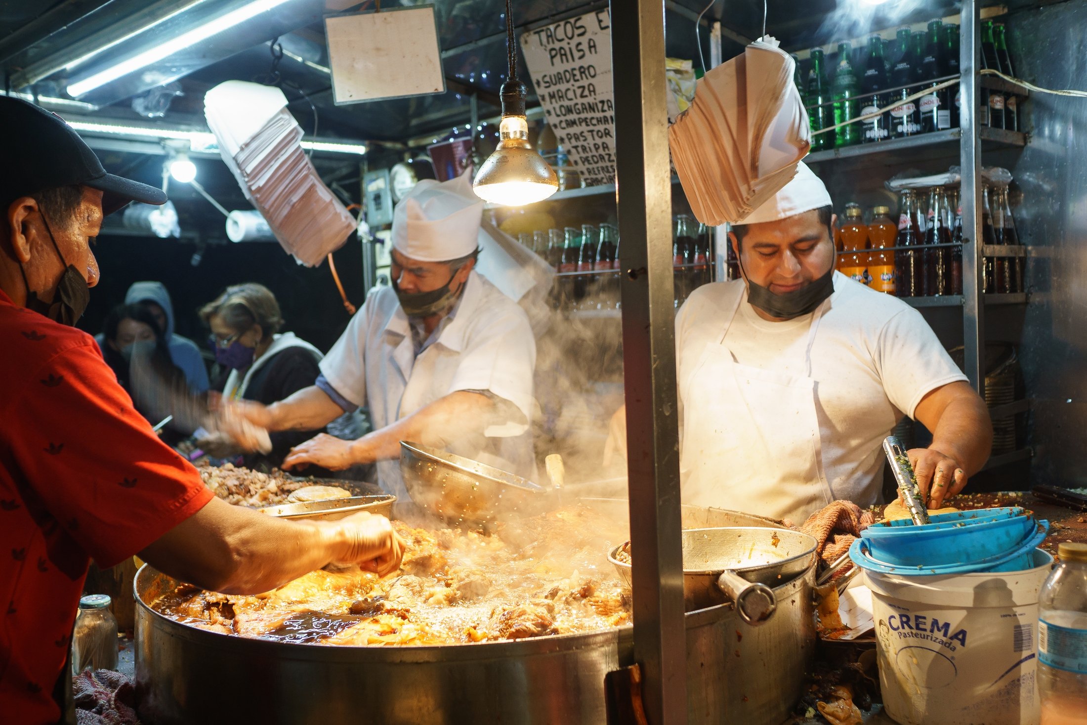 Tur makanan jalanan melalui Mexico City menawarkan kontras dengan masakan kelas atas kota, Mexico City, Meksiko, 15 Januari 2022. (Foto dpa)