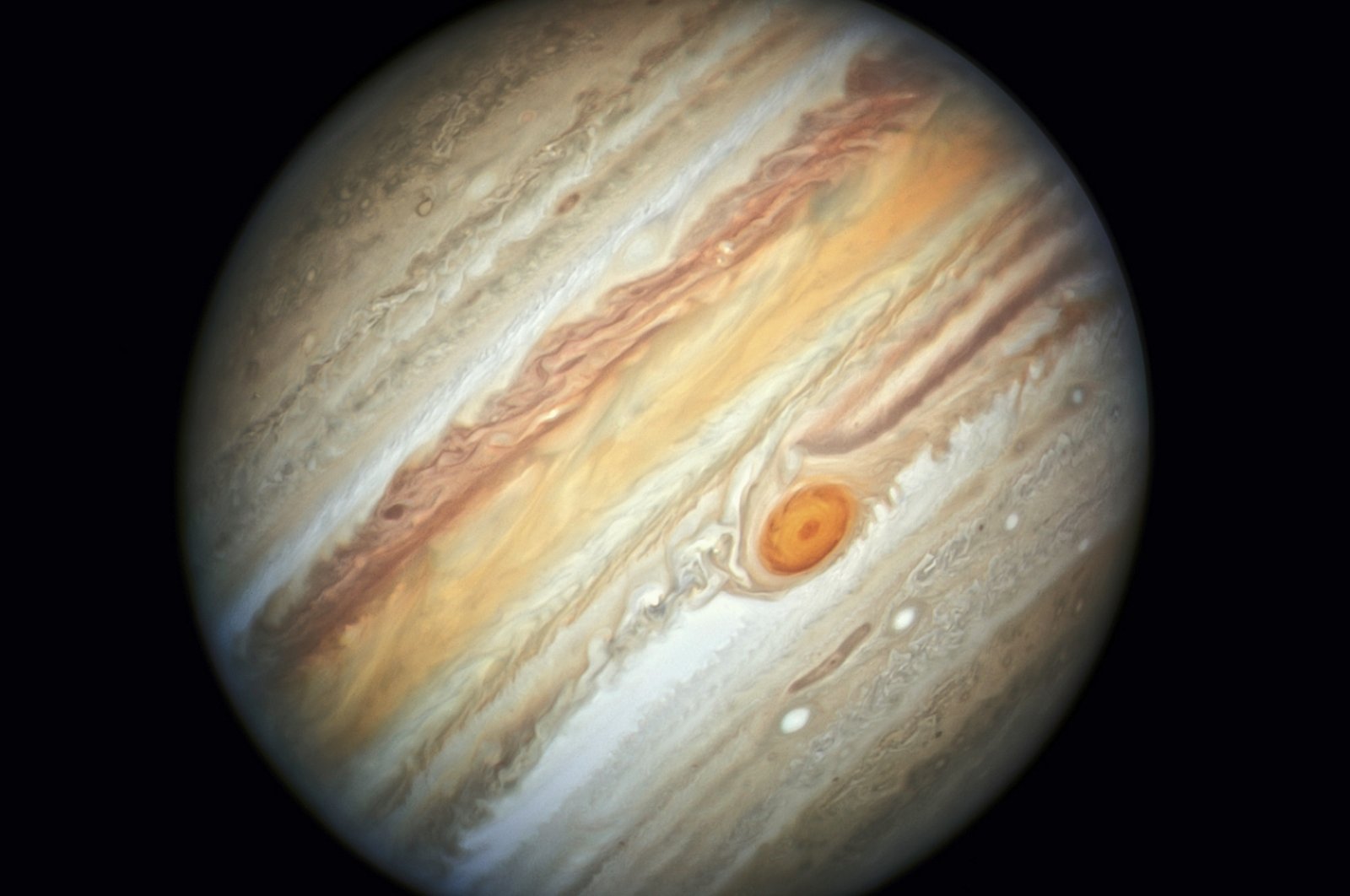Para astronom menemukan 12 bulan baru Jupiter, sehingga total menjadi 92