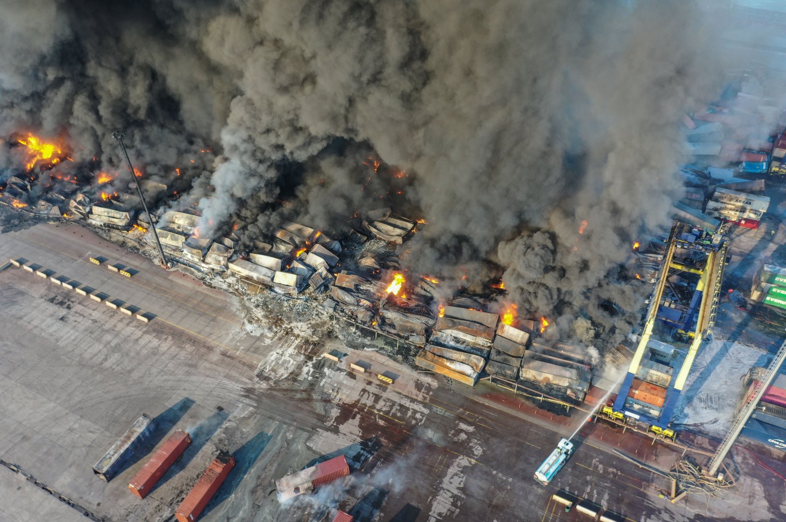 ‘Api di pelabuhan Iskenderun Türkiye dikendalikan’
