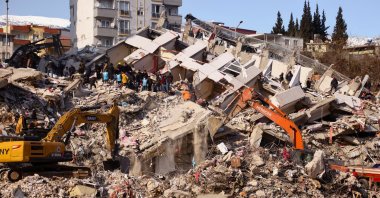 Rescue operations continue at the site of a collapsed building, in the aftermath of an earthquake, in Kahramanmaraş, Türkiye, Feb. 9, 2023. (Reuters Photo)