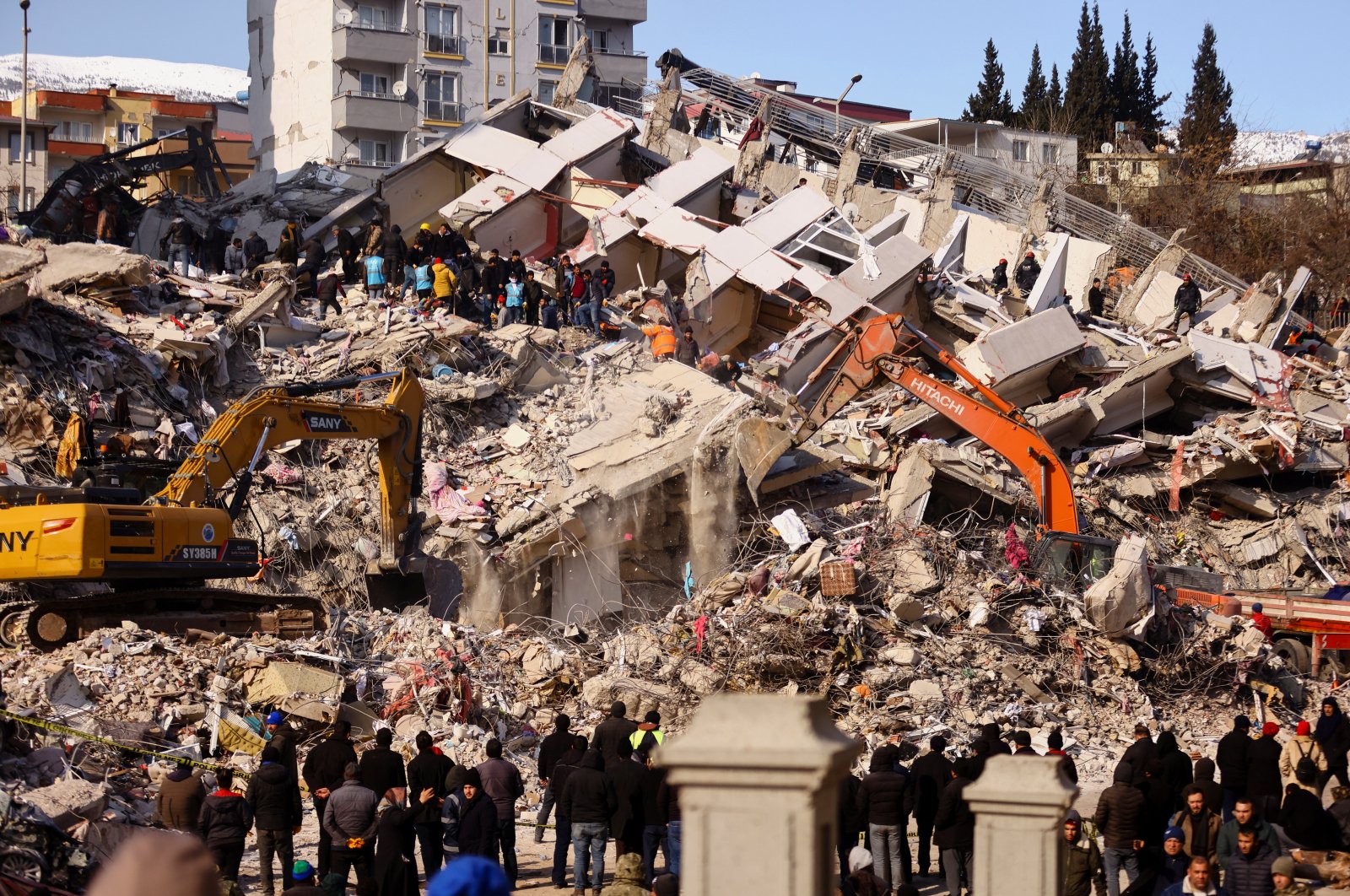Rescue operations continue at the site of a collapsed building, in the aftermath of an earthquake, in Kahramanmaraş, Türkiye, Feb. 9, 2023. (Reuters Photo)