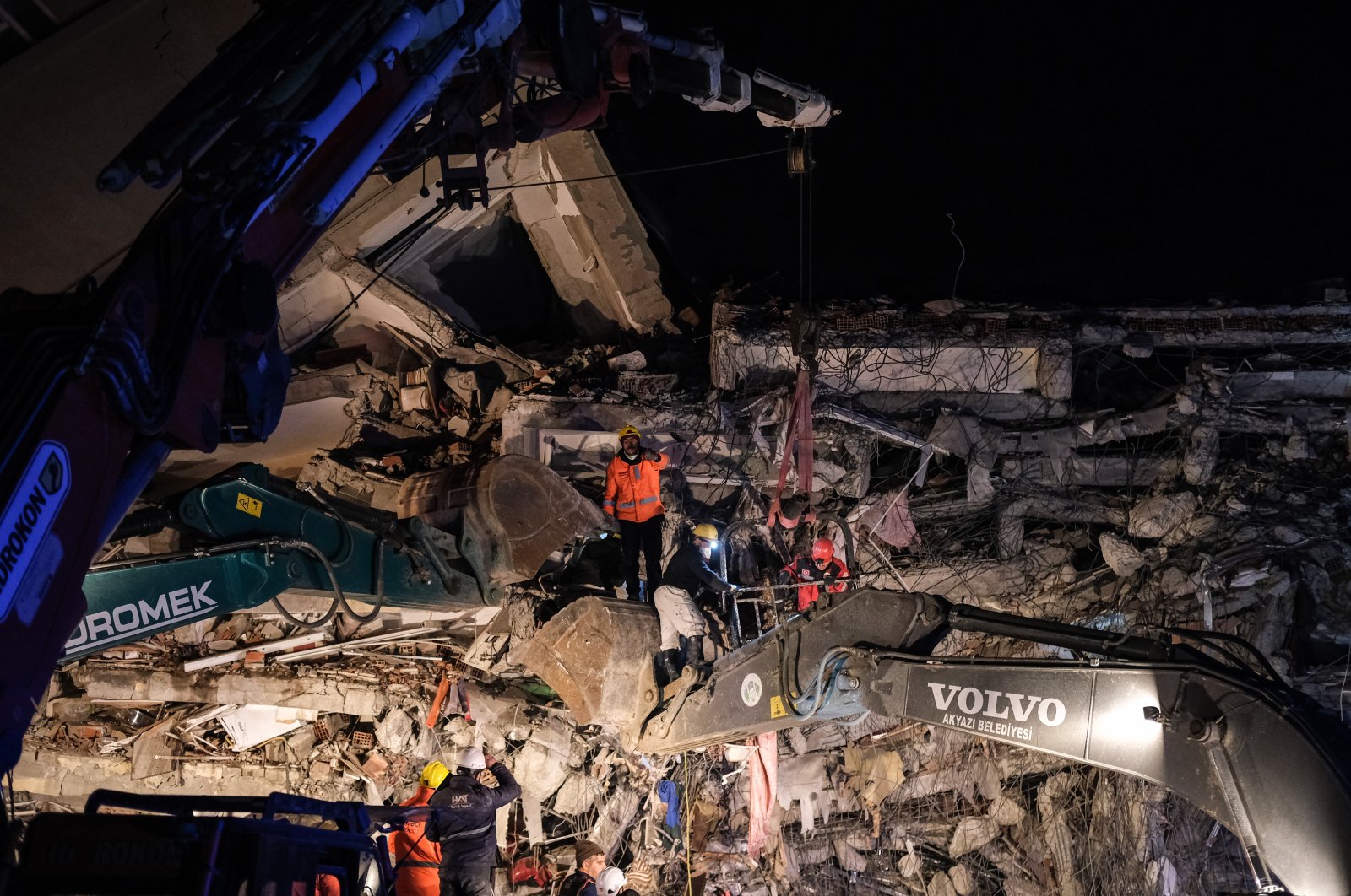 67 tahun diselamatkan dari puing-puing 91 jam setelah gempa bumi di Türkiye