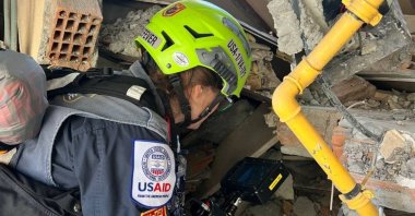 A member of an U.S. search and rescue team work in Adıyaman, Türkiye, Feb. 9, 2023. (DHA Photo)