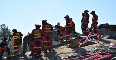 The Spanish rescue team Spanish Military Emergency Unit (UME) is working in the debris in Türkiye's quake-struck Gaziantep, Feb. 12, 2023. (AA Photo)
