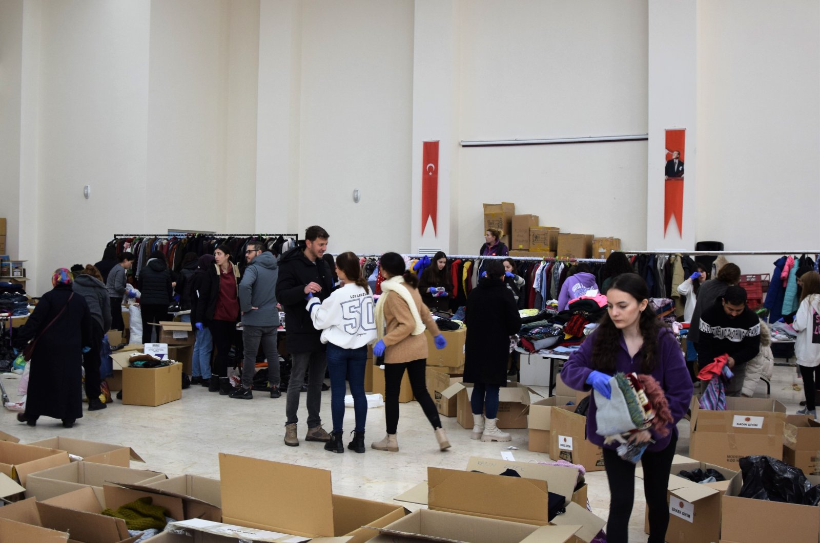 Bantuan mengalir dari seluruh Türkiye seminggu setelah gempa mematikan