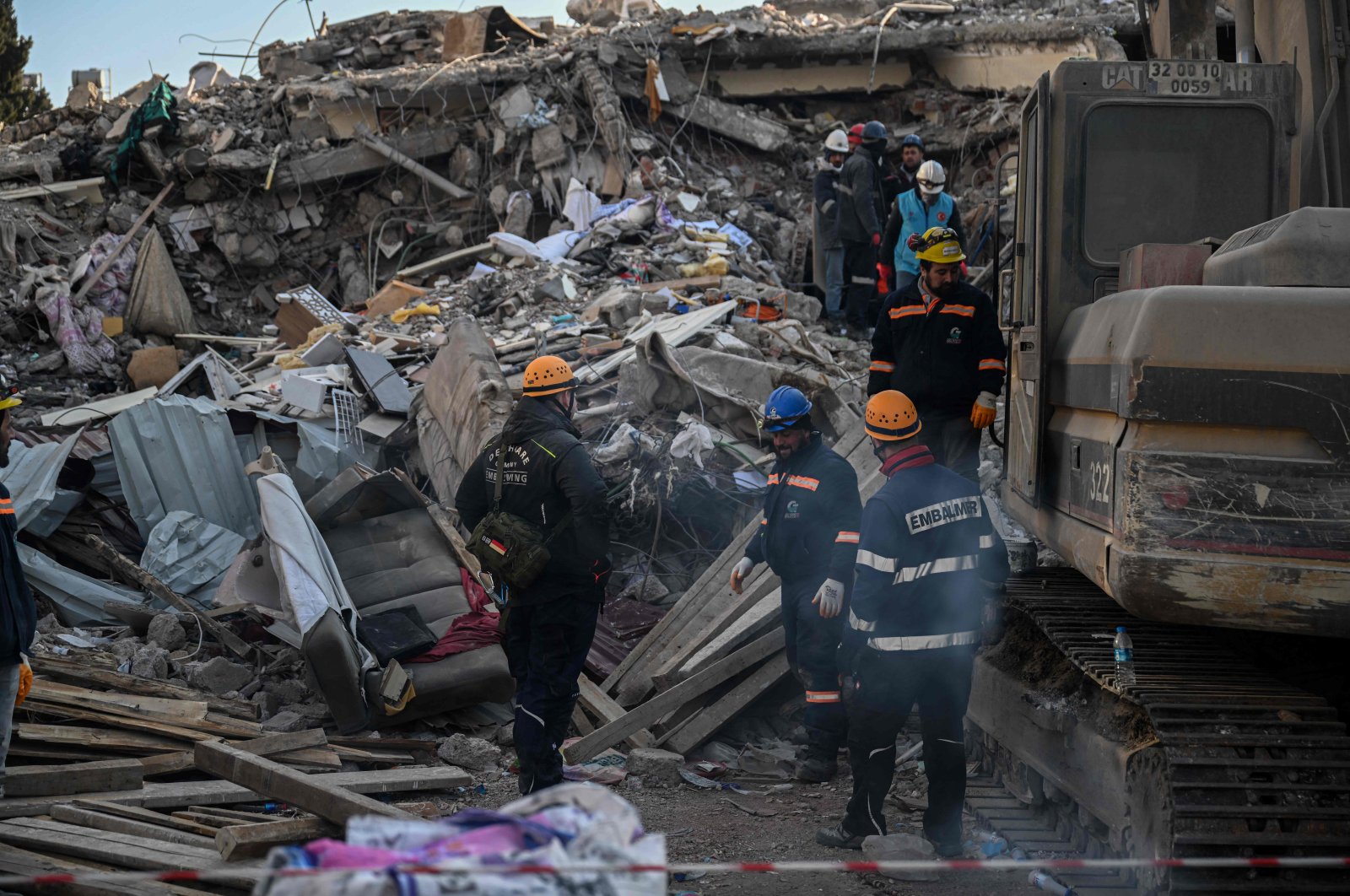 Germany&#039;s rescue team search through the rubble of collapsed buildings in Kahramanmaraş after a 7.7 magnitude earthquake struck the border region of Türkiye and Syria, Feb. 12, 2023, (AFP Photo)