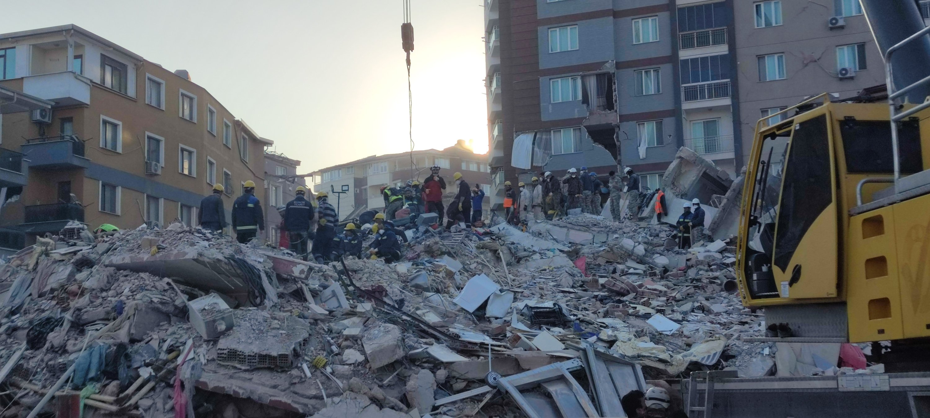 Upaya pencarian dan penyelamatan berlanjut, seminggu setelah gempa bumi Kahramanmaraş, Hatay, Türkiye, 14 Februari 2023. (Foto IHA)