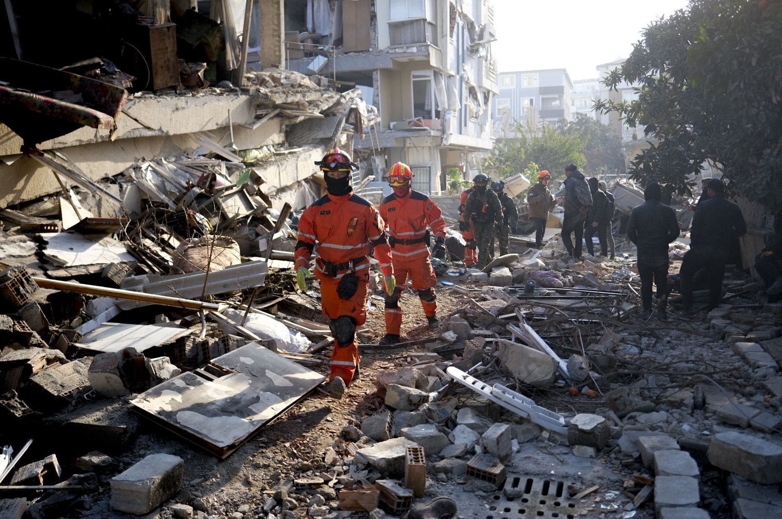 A South Korean search and rescue crew work in earthquake-hit Hatay, southern Türkiye, Feb. 10, 2023. (AA Photo) 