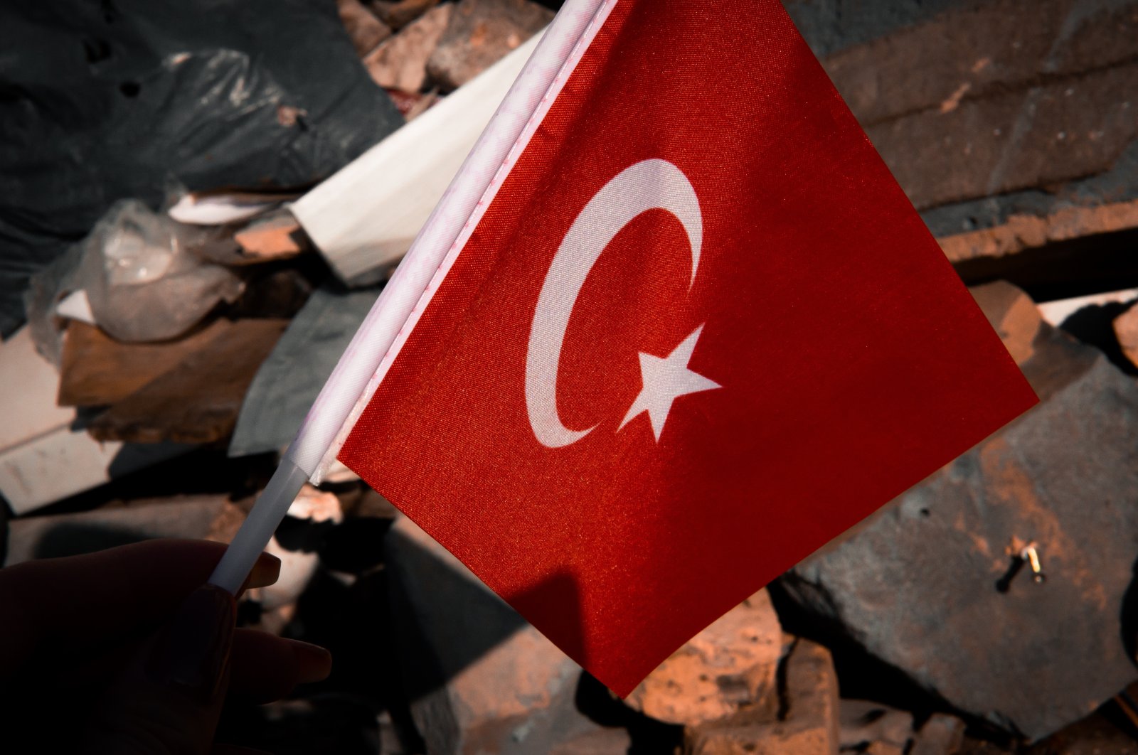 Gempa Türkiye: Wartawan Turki memberi contoh patriotisme