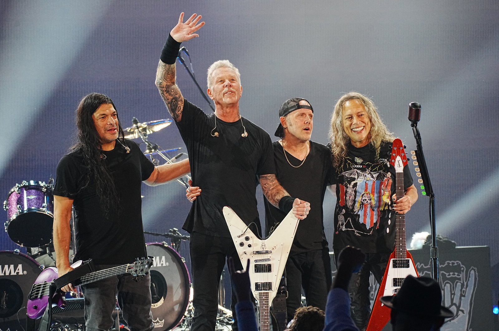 Metallica menyumbangkan 0.000 untuk membantu upaya bantuan gempa Türkiye